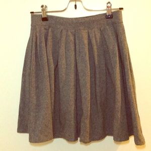 Aritzia Talula grey pleated skater skirt